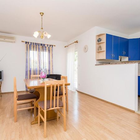 Apartman Justinic Šilo Habitación foto