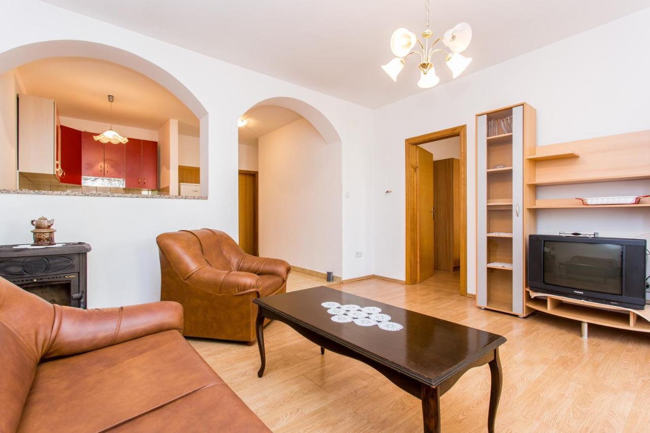 Apartman Justinic Šilo Habitación foto